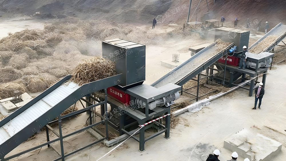 国外稻草撕碎机破碎现场.png